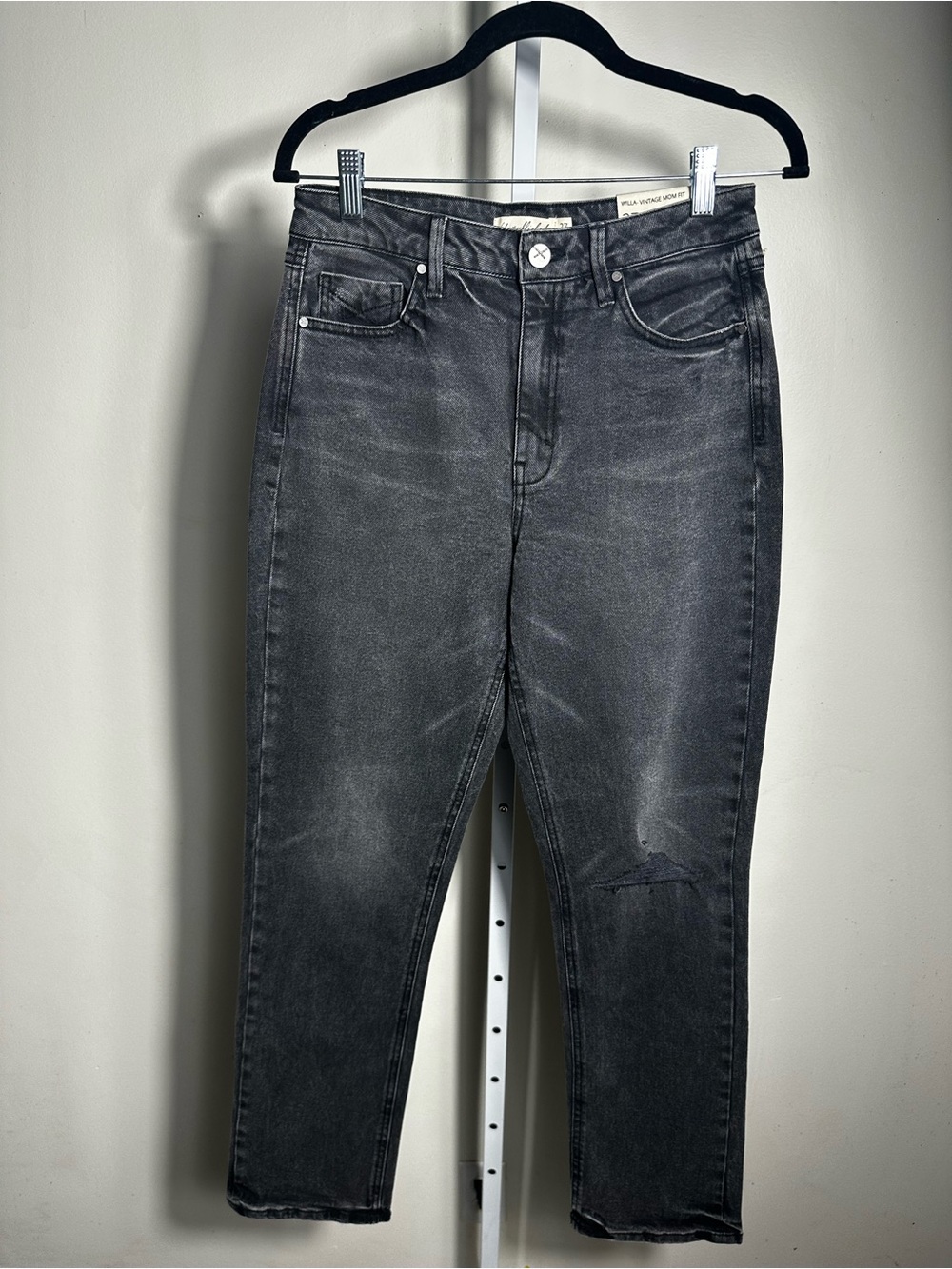 J174. Unpublished Willa Riot Vintage Mom Jean in Black With Distressed Knee 27